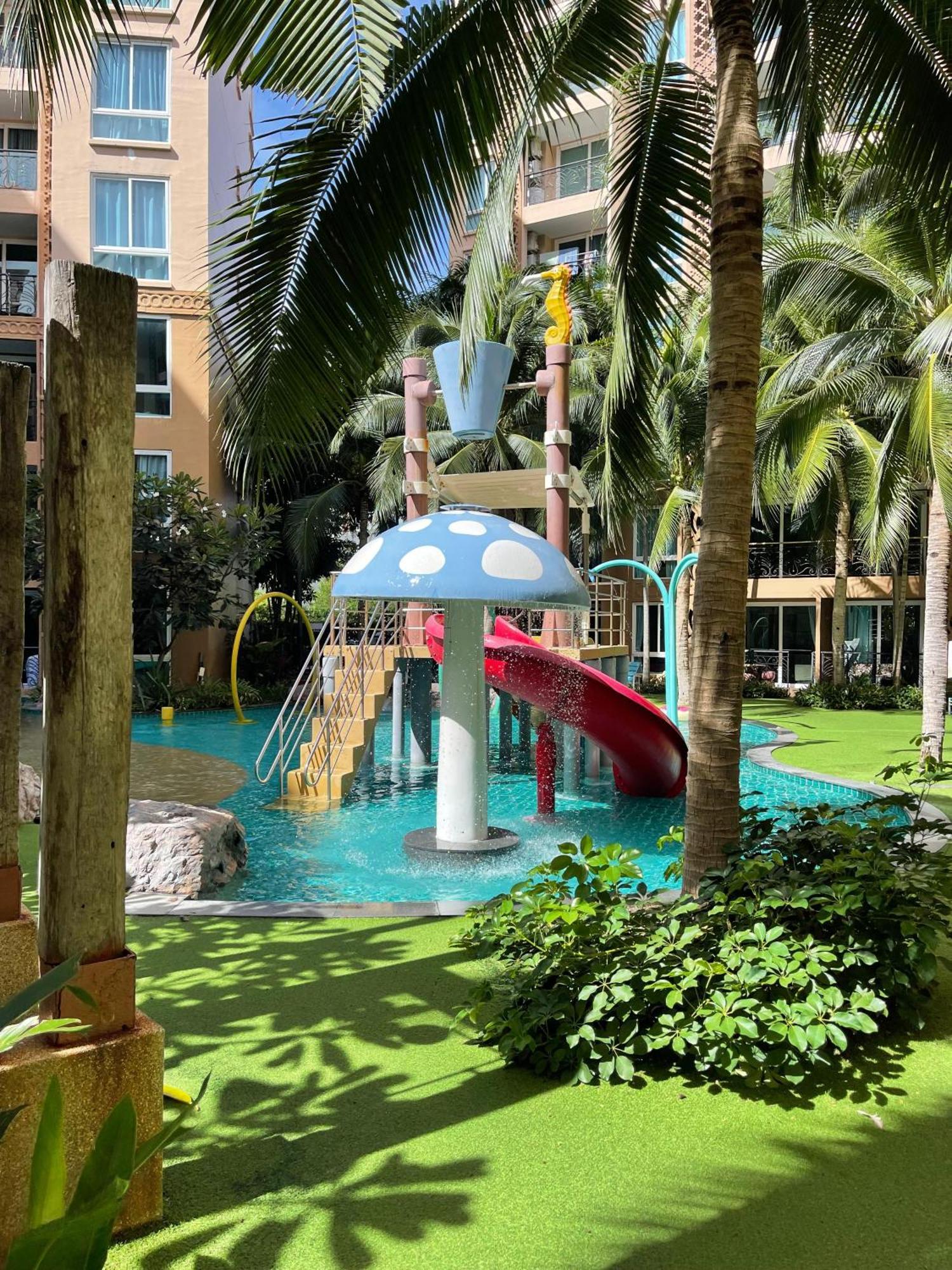Atlantis Condo Resort Jomtien Beach Exteriör bild